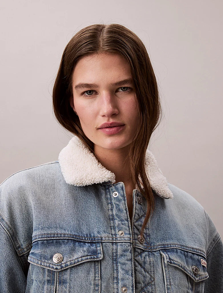 Veste en jean et sherpa